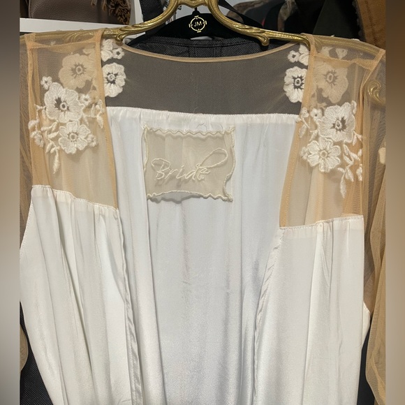 Bride Robe - Picture 10 of 10